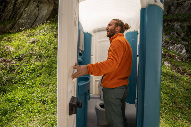 Best Portable restroom trailer rental  in Carlinvle, IL